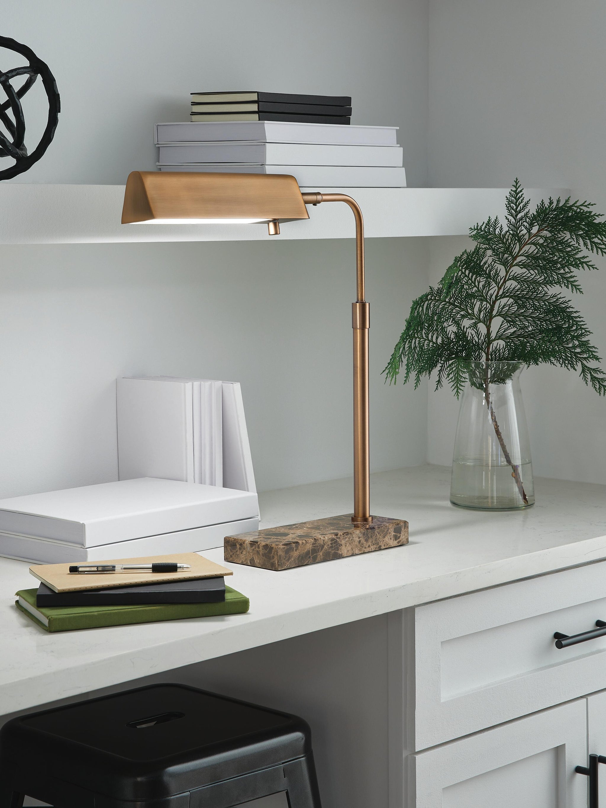 Yafe Metal Desk Lamp (1/CN) – Clermont Furniture