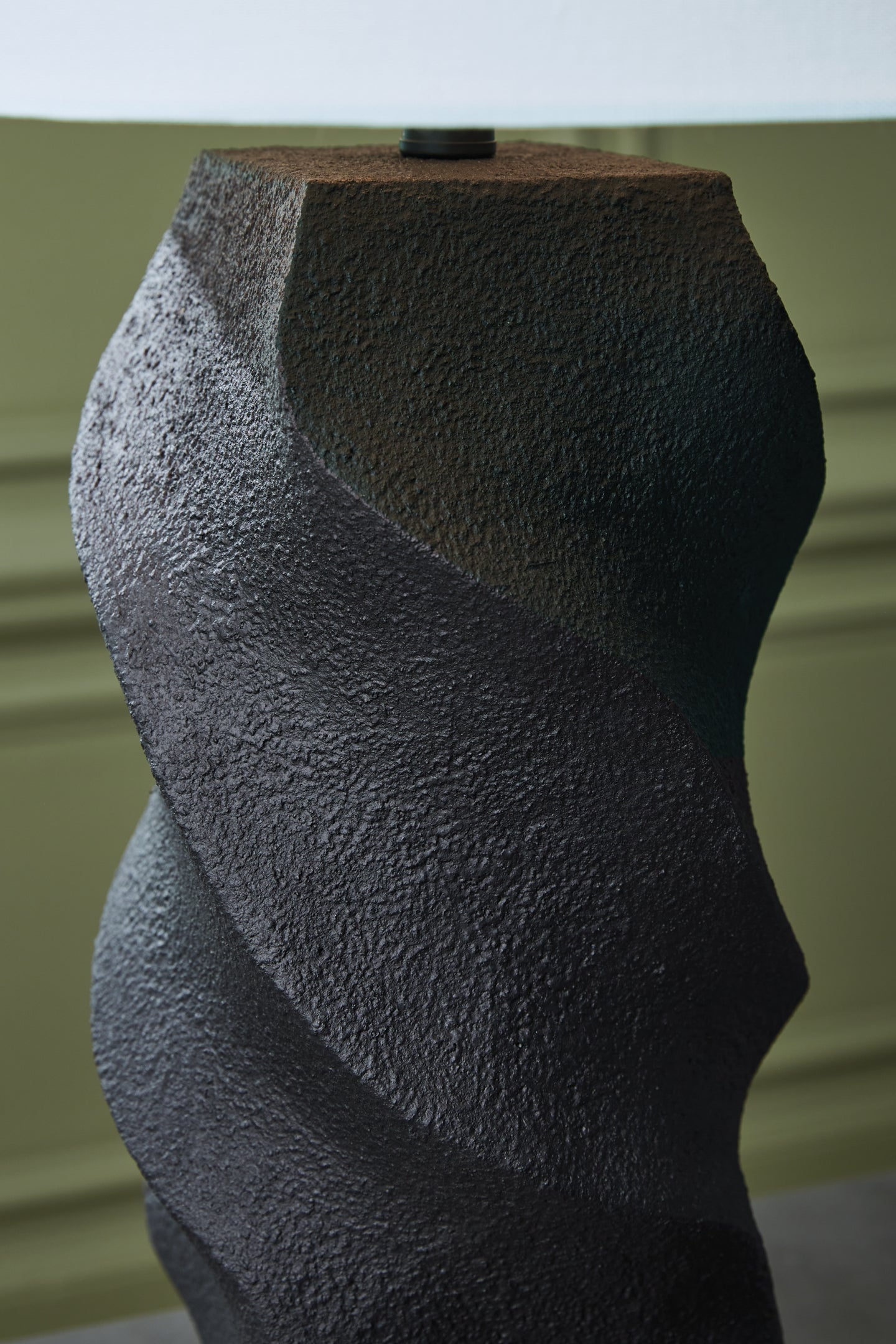 Amillion Poly Table Lamp (1/CN)