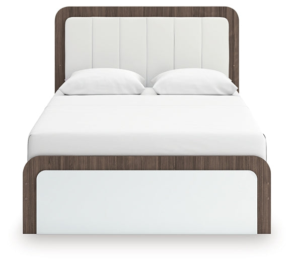 Kendanport Queen Upholstered Bed