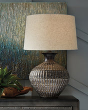 Load image into Gallery viewer, Magan Metal Table Lamp (1/CN)
