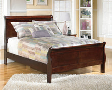 Load image into Gallery viewer, Alisdair Full Sleigh Bed with 2 Nightstands
