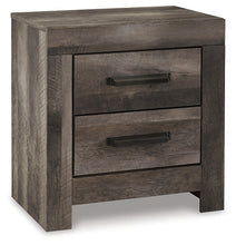 Load image into Gallery viewer, Wynnlow King Poster Bed with Mirrored Dresser, Chest and 2 Nightstands
