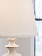 Load image into Gallery viewer, Dorcher Metal Table Lamp (2/CN)
