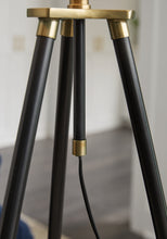 Load image into Gallery viewer, Cashner Metal Floor Lamp (1/CN)
