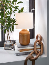 Load image into Gallery viewer, Gierburg Ceramic Table Lamp (1/CN)

