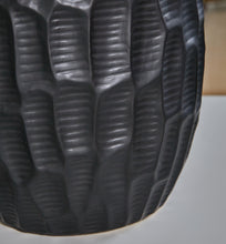 Load image into Gallery viewer, Ellisley Ceramic Table Lamp (1/CN)

